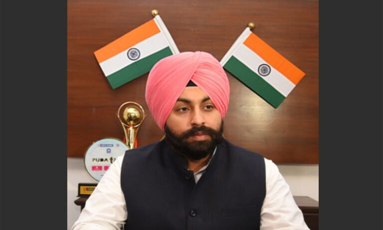 ਭਲਕੇ 4 ਦਸੰਬਰ ਤੋਂ ਪੰਜਾਬ ਦੇ ਸਾਰੇ ਸਕੂਲ ਨਵੇਂ ਸਮੇਂ ‘ਤੇ ਲੱਗਣਗੇ: ਹਰਜੋਤ ਬੈਂਸ