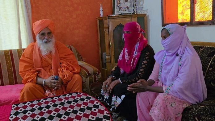 A girl stuck in Oman returned to her homeland due to the efforts of Saint Seechewal