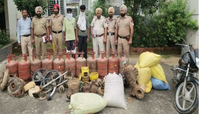 Police arrested 4 robbers in Muktsar, recovered stolen goods
