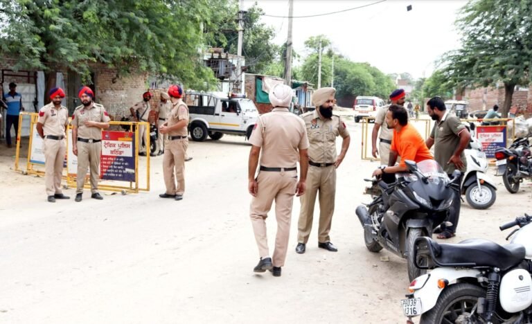   ਪੁਲਿਸ ਟੀਮਾਂ ਵੱਲੋਂ 270 ਗ੍ਰਾਮ ਹੈਰੋਇਨ, 74 ਕਿਲੋ ਭੁੱਕੀ, 2 ਕਿਲੋ ਗਾਂਜਾ, 15210 ਰੁਪਏ ਦੀ ਡਰੱਗ ਮਨੀ ਬਰਾਮਦ ||Punjab News