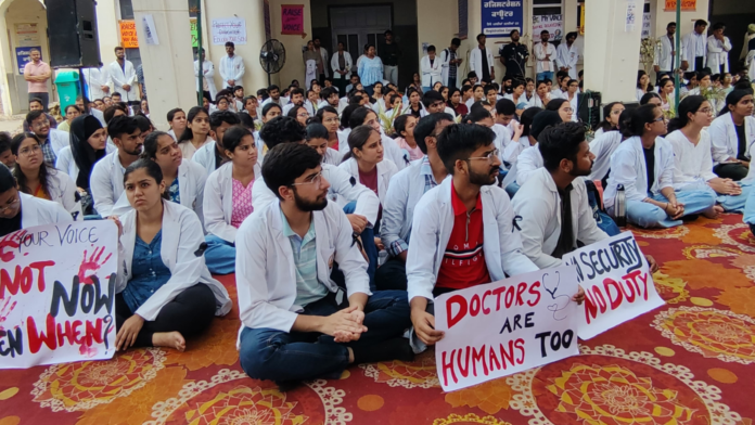 OPD will not open till 11 o'clock on doctor strike in Punjab from today