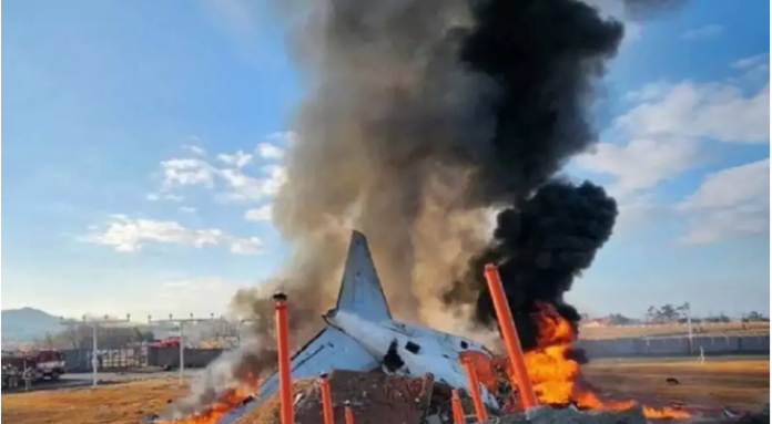 Cr/a/sh plane crashed on runway, 181 passengers were on board, 62 people died so far