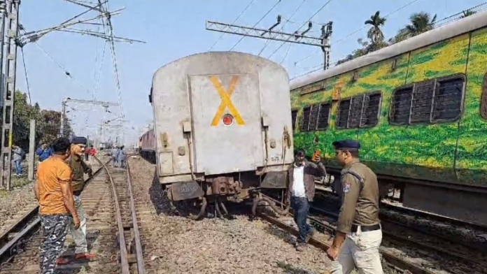 Major railway accident in West Bengal, train collided with Tirupati Express, 2 coaches derailed