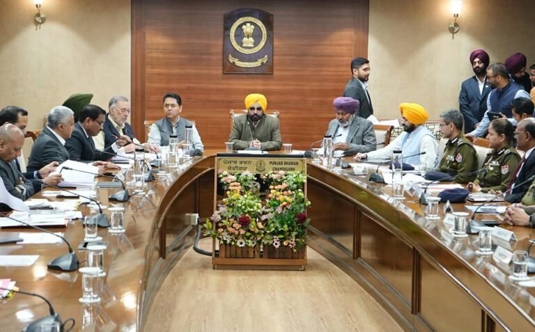 ਐਕਸ਼ਨ ਮੋਡ ‘ਚ ਪੰਜਾਬ ਸਰਕਾਰ! CM ਨੇ DC, SSPs ਤੇ ਪੁਲਿਸ ਕਮਿਸ਼ਨਰਾਂ ਨਾਲ ਕੀਤੀ ਹਾਈਲੈਵਲ ਮੀਟਿੰਗ