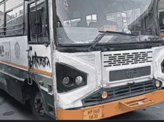 ਅੰਮ੍ਰਿਤਸਰ ‘ਚ HRTC ਦੀਆਂ ਬੱਸਾਂ ਰੋਕੀਆਂ, ਕੀਤੀ ਭੰਨਤੋੜ