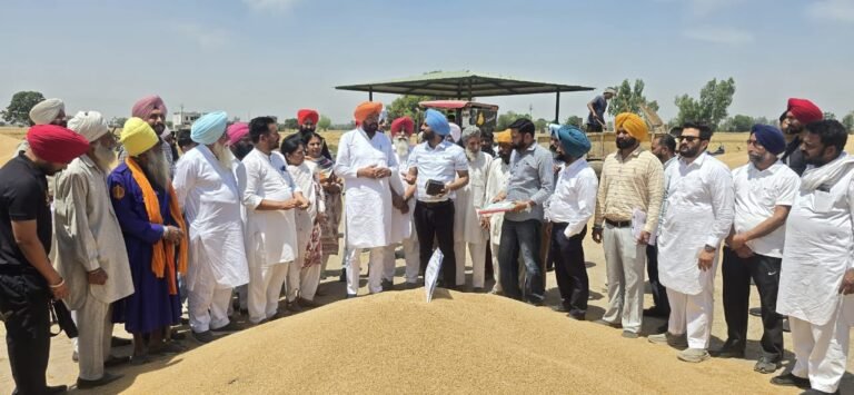 ਕੈਬਨਿਟ ਮੰਤਰੀ ਧਾਲੀਵਾਲ ਵੱਲੋਂ ਅਜਨਾਲਾ ਹਲਕੇ ‘ਚ ਕਣਕ ਦੀ ਖਰੀਦ ਦਾ ਜਾਇਜ਼ਾ ਲੈਣ ਲਈ ਮੰਡੀਆਂ ਦਾ ਦੌਰਾ ਕੈਬਨਿਟ ਮੰਤਰੀ ਧਾਲੀਵਾਲ ਵੱਲੋਂ ਅਜਨਾਲਾ ਹਲਕੇ ‘ਚ ਕਣਕ ਦੀ ਖਰੀਦ ਦਾ ਜਾਇਜ਼ਾ ਲੈਣ ਲਈ ਮੰਡੀਆਂ ਦਾ ਦੌਰਾ