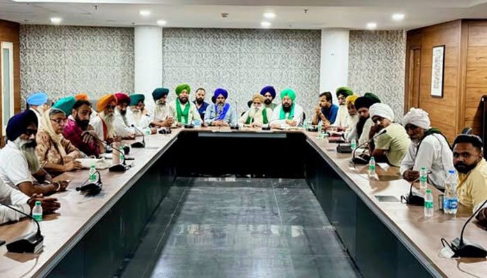 ਡੱਲੇਵਾਲ ਅਤੇ ਪੰਧੇਰ ਦਾ ਵੱਡਾ ਐਲਾਨ, ਕਰਨਗੇ ਸ਼ੰਭੂ ਥਾਣੇ ਦਾ ਘਿਰਾਓ, ਪੜ੍ਹੋ ਵੇਰਵਾ ਡੱਲੇਵਾਲ ਅਤੇ ਪੰਧੇਰ ਦਾ ਵੱਡਾ ਐਲਾਨ, ਕਰਨਗੇ ਸ਼ੰਭੂ ਥਾਣੇ ਦਾ ਘਿਰਾਓ, ਪੜ੍ਹੋ ਵੇਰਵਾ