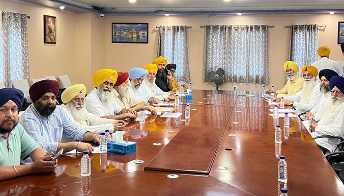 ਪੰਜ ਪਿਆਰਿਆਂ ਵੱਲੋਂ ਜਾਰੀ ਆਦੇਸ਼ਾਂ ਦਾ ਮਾਮਲਾ: SGPC ਵਫ਼ਦ ਨੇ ਤਖ਼ਤ ਸ੍ਰੀ ਪਟਨਾ ਸਾਹਿਬ ਦੀ ਪ੍ਰਬੰਧਕ ਕਮੇਟੀ ਨਾਲ ਕੀਤੀ ਮੀਟਿੰਗ