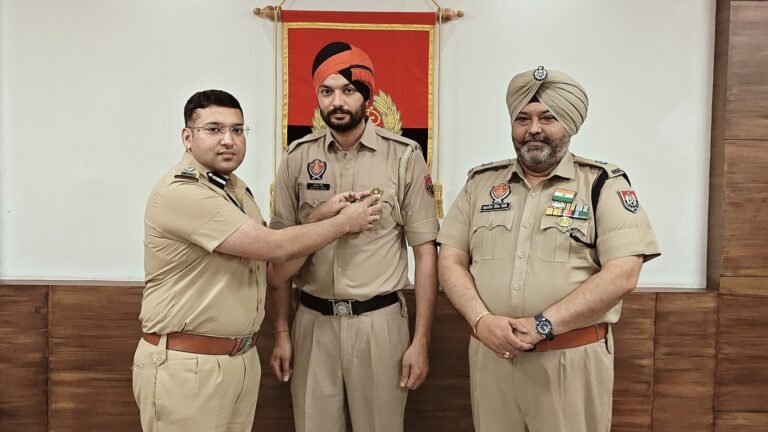ਮਿਹਨਤ ਨਾਲ ਡਿਊਟੀ ਕਰਨ ਵਾਲੇ ਅਧਿਕਾਰੀਆਂ/ਕਰਮਚਾਰੀਆਂ ਨੂੰ Commendation Disc, ਸਰਟੀਫਿਕੇਟ ਅਤੇ ਇਨਾਮ ਦੇ ਕੇ ਕੀਤਾ ਗਿਆ ਸਨਮਾਨਿਤ