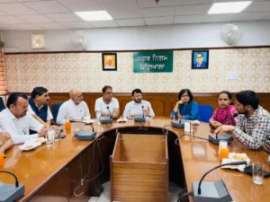 Cabinet Ministers Meeting Officers 