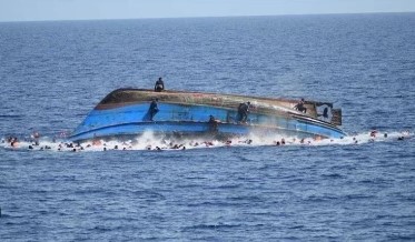 boat-capsizes boat capsizes