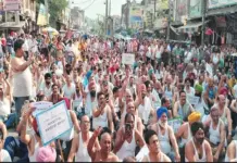 ਏਡਿਡ ਸਕੂਲਾਂ ਦੇ ਕਰਮਚਾਰੀ ਸੂਬਾ ਸਰਕਾਰ ਦੀ ਗ਼ਲਤ ਨੀਤੀਆਂ ਵਿਰੁੱਧ ਸੜਕਾਂ ਤੇ ਉੱਤਰੇ Aided School Teachers