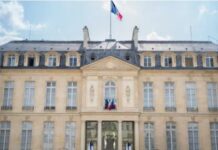 ਚੋਰਾਂ ਨੇ ਕੀਤੀ ਫਰਾਂਸ ਦੇ ਰਾਸ਼ਟਰਪਤੀ ਭਵਨ ’ਚ ਚੋਰੀ French presidential palace