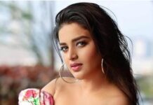 ਅਦਾਕਾਰਾ ਨਿਧੀ ਅਗਰਵਾਲ `ਤੇ ਗਿੱਧਾਂ ਵਾਂਗ ਟੁੱਟਿਆ ਮਰਦਾਂ ਦਾ ਝੁੰਡ Nidhi Aggarwal