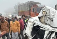 ਟਰੱਕ ਦੇ ਕਾਰ ਨੂੰ ਟੱਕਰ ਮਾਰਨ ਕਾਰਨ ਚਾਰ ਲੋਕਾਂ ਦੀ ਹੋਈ ਮੌਤ Accident