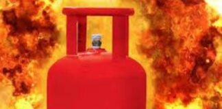 ਗੈਸ ਸਿਲੰਡਰ ਫਟਣ ਕਾਰਨ ਹੋਇਆ ਜਬਰਦਸਤ ਧਮਾਕਾ gas cylinder