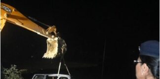 ਬੇਕਾਬੂ ਵੈਨ ਦੇ ਤਲਾਬ ਵਿਚ ਡਿੱਗਣ ਕਾਰਨ ਚਾਰ ਵਿਅਕਤੀਆਂ ਦੀ ਹੋਈ ਮੌਤ Incident