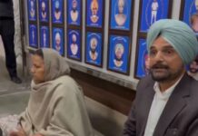 ਪੁਲਸ ਨੇ ਕੀਤਾ ਮੂਸੇਵਾਲਾ ਦੇ ਮਾਪਿਆਂ ਦੇ ਬਿਆਨਾਂ ਦੇ ਆਧਾਰ ਤੇ ਤਿੰਨ ਵਿਰੁੱਧ ਕੇਸ ਦਰਜ Musewala's parents