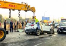 ਕਾਰ-ਕੰਟੇਨਰ ਟਰੱਕ ਟੱਕਰ ਵਿਚ ਦੋ ਔਰਤਾਂ ਦੀ ਮੌਤ ਦੋ ਬੱਚਿਆਂ ਸਮੇਤ ਤਿੰਨ ਜ਼ਖ਼ਮੀ Road Accident