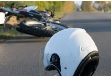 ਚਾਈਨਾ ਡੋਰ ਨਾਲ ਬਾਈਕ ਸਵਾਰ ਦਾ ਗਲਾ ਵੱਢਿਆ ਗਿਆ ਤੇ ਪਤਨੀ ਦਾ ਪੈਰ ਟੁੱਟਿਆ Biker