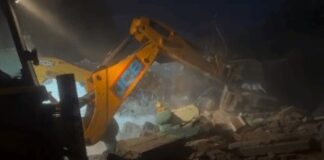 ਸੀਤਾਪੁਰ `ਚ ਪ੍ਰਸ਼ਾਸਨ ਨੇ ਗੈਰ-ਕਾਨੂੰਨੀ ਮਸਜਿਦ ਢਾਹੀ demolishes