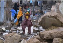 ਪਾਕਿਸਤਾਨ ਦੇ ਕਰਾਚੀ ਵਿਚ ਮੀਂਹ ਤੇ ਤੂਫ਼ਾਨ ਨਾਲ ਤਬਾਹੀ ਕਾਰਨ ਹੋਈਆਂ ਮੌਤਾਂ Karachi