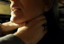 ਪਤੀ ਨੇ ਪਤਨੀ ਦਾ ਗਲਾ ਘੁਟ ਕੇ ਉਤਾਰਿਆ ਮੌਤ ਦੇ ਘਾਟ Murder