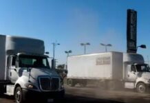 ਅਮਰੀਕੀ ਸੜਕਾਂ ਤੋਂ ਹਟਾਏ ਜਾ ਸਕਦੇ ਹਨ ਲੱਖਾਂ ਵਿਦੇਸ਼ੀ ਟਰੱਕ ਡਰਾਈਵਰ Trucks