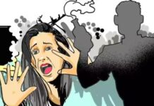 ਭਾਣਜੇ ਨੇ ਕਲਾਸ ਵਿਚ ਪੜ੍ਹਾ ਰਹੀ ਮਾਮੀ ਤੇ ਤੇਜਾਬ ਸੁੱਟ ਕੀਤੇ ਤਿੰਨ ਜਖਮੀ Acid attack