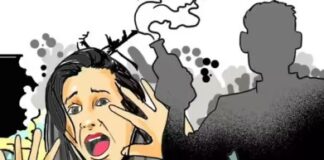 ਭਾਣਜੇ ਨੇ ਕਲਾਸ ਵਿਚ ਪੜ੍ਹਾ ਰਹੀ ਮਾਮੀ ਤੇ ਤੇਜਾਬ ਸੁੱਟ ਕੀਤੇ ਤਿੰਨ ਜਖਮੀ Acid attack