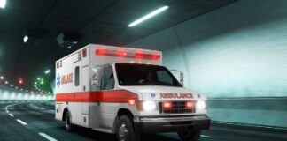 ਪੈਟਰੋਲ ਨਾ ਮਿਲਣ ਕਾਰਨ ਰਸਤੇ `ਚ ਰੁਕੀ ਐਂਬੂਲੈਂਸ ਵਿਚ ਹੋਈ ਮਰੀਜ਼ ਦੀ ਮੌਤ Ambulance