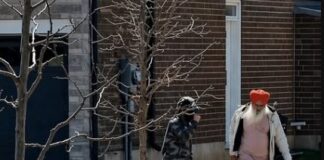 ਕੈਨੇਡਾ ਵਿਖੇ ਬਜ਼ੁਰਗ ਸਿੱਖ ਵਿਅਕਤੀ ਨੂੰ ਨਸਲੀ ਭੇਦਭਾਵ ਕਾਰਨ ਧੱਕੇ ਮਾਰੇ Canada