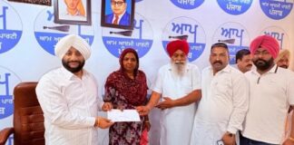 ਵਿਧਾਇਕ ਕੁਲਵੰਤ ਸਿੰਘ ਨੇ ਵੰਡੇ ਸਰਪੰਚਾਂ ਨੂੰ ਵਿਕਾਸ ਕਾਰਜਾਂ ਦੇ ਚੈਕ Check Distribution