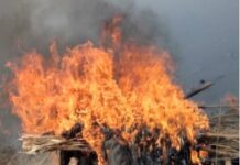 ਕਿਸ਼ਤੀ ਹਾਦਸੇ ਵਿਚ ਜਾਨਾਂ ਗੁਆਉਣ ਵਾਲਿਆਂ ਦਾ ਕੀਤਾ ਗਿਆ ਅੰਤਿਮ ਸੰਸਕਾਰ Cremation