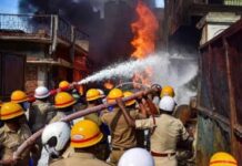ਦੁਕਾਨਾਂ ਨੂੰ ਲੱਗੀ ਅੱਗ ਕਾਰਨ ਇਕ ਦੀ ਮੌਤ ਕਈ ਝੁਲਸੇ Fire brigade