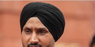 ਸਾਬਕਾ ਕ੍ਰਿਕਟਰ ਹਰਭਜਨ ਸਿੰਘ ਸੁਰੱਖਿਆ ਦੀ ਮੰਗ ਲੈ ਕੇ ਪਹੁੰਚੇ ਹਾਈ ਕੋਰਟ Harbhajan Singh