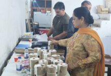 ਫੂਡ ਸੁਰੱਖਿਆ ਟੀਮ ਨੇ ਭਰੇ ਤ੍ਰਿਪੜੀ ਵਿੱਚ ਡੇਅਰੀ ਯੂਨਿਟ ਤੋਂ ਸੈਂਪਲ Health Officer