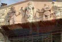 ਕਰਾਚੀ `ਚ ਭਗਵਾਨ ਕ੍ਰਿਸ਼ਨ ਅਤੇ ਗੋਪੀਆਂ ਦੀਆਂ ਮੂਰਤੀਆਂ ਦੀ ਹੋਈ ਭੰਨਤੋੜ Hindu Temple