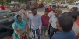 ਕਾਰ ਪਾਰਕਿੰਗ ਨੂੰ ਲੈ ਕੇ ਕਾਲੀ ਮਾਤਾ ਮੰਦਰ ਦੇ ਬਾਹਰ ਹੋਇਆ ਹੰਗਾਮਾ Mandir