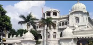 ਜ਼ਮੀਨ ਵੇਚਣ ਦੇ ਮਾਮਲੇ ਵਿਚ ਐਸ. ਜੀ. ਪੀ. ਸੀ. ਨੇ ਕੀਤਾ ਦੋ ਅਧਿਕਾਰੀਆਂ ਨੂੰ ਸਸਪੈਂਡ SGPC