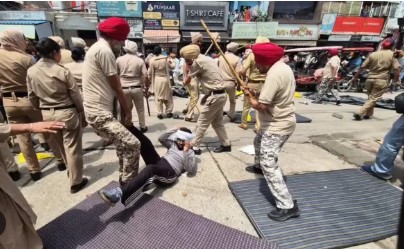 Lathichrge lathi charge