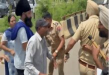 ਅੰਮ੍ਰਿਤਸਰ `ਚ ਪਤੀ-ਪਤਨੀ ਵੱਲੋਂ ਆਤਮਦਾਹ ਦੀ ਕੋਸ਼ਿਸ਼ Amritsar